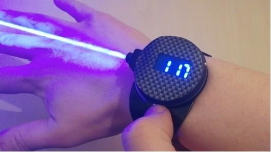 LaserWatch手表很酷 可连续发射激光10分钟